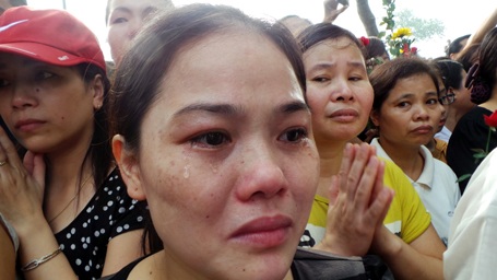 Những giọt nước mắt trước nhà Đại tướng (Ảnh: Quang Phong)