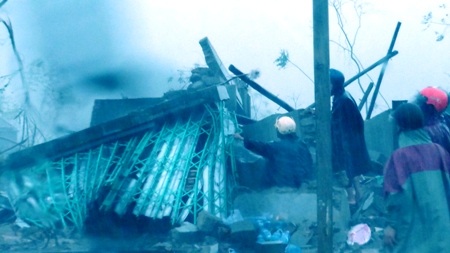 Tan hoang sau trận lốc xoáy kinh hoàng