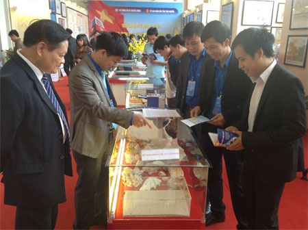 Nhiều tài liệu cổ khẳng định Hoàng Sa, Trường Sa là của Việt Nam - 4 Buổi triển lãm thu hút sự quan tâm của đông đảo tầng lớp nhân dân