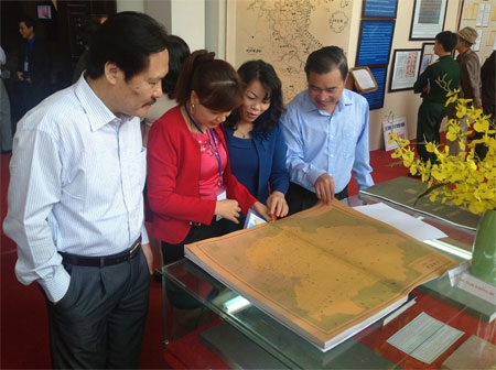 Nhiều tài liệu cổ khẳng định Hoàng Sa, Trường Sa là của Việt Nam - 5 Buổi triển lãm thu hút sự quan tâm của đông đảo tầng lớp nhân dân