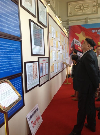 Nhiều tài liệu cổ khẳng định Hoàng Sa, Trường Sa là của Việt Nam - 3 Buổi triển lãm thu hút sự quan tâm của đông đảo tầng lớp nhân dân