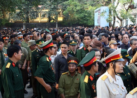 Quang Phong - Việt Hưng