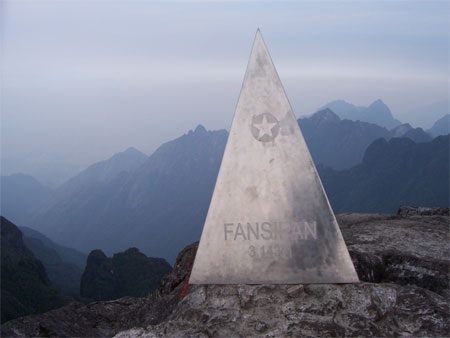 Xây dựng tuyến cáp treo hiện đại nhất châu Á lên đỉnh Phan Si Păng  - 1 Xây dựng tuyến cáp treo hiện đại nhất châu Á lên đỉnh Phan Si Păng