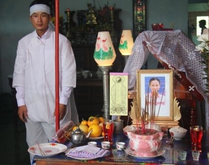 Nữ phóng viên Hồng Sen ra đi, để lại con thơ, người chồng không có công việc ổn định và cha mẹ già