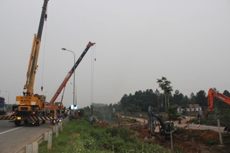 150 người sẽ trắng đêm “vá” đường ống nước sạch Sông Đà - 4 Điểm vỡ đường ống nước