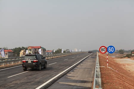 Cao tốc Nội Bài - Lào Cai thông xe đoạn tuyến đầu tiên