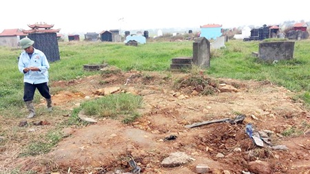 Vì sao những kẻ đào trộm mộ cổ chúa bà chỉ lấy 4 tấm ván gỗ thiên? - 1 Bí ẩn quanh ngôi mộ cổ