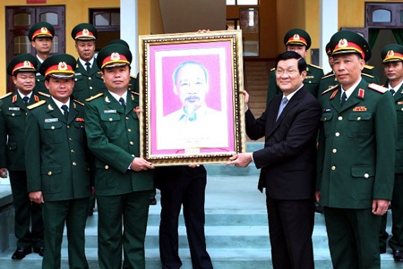 Chủ tịch nước thăm và làm việc tại Quân đoàn 1 - 1 Chủ tịch nước thăm và làm việc tại Quân đoàn 1