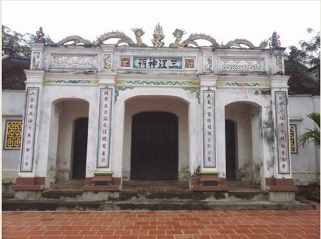 Lạ lùng nơi trai gái đã 420 năm không được lấy nhau - 1 Đình làng Châu Lỗ - nơi tổ chức các buổi lễ họp giao lưu giữa hai làng Kim - Châu.