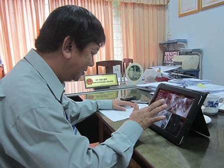 Gắn camera giám sát cán bộ, công chức - 1 Gắn camera giám sát cán bộ, công chức