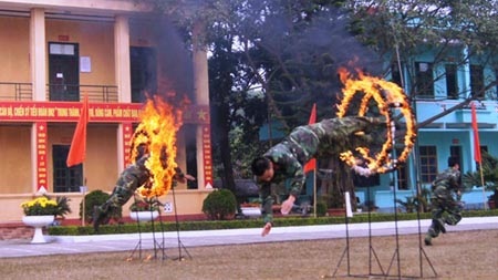 Xông đất lính đặc nhiệm - 4 Phi thân qua vòng lửa