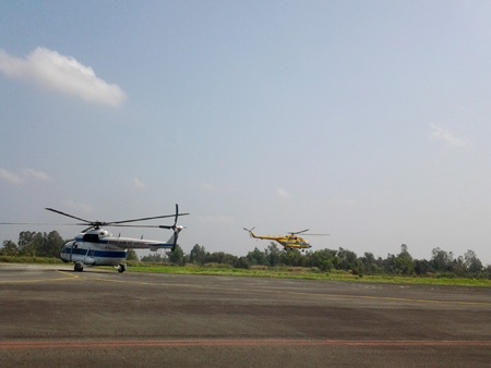 Hai chiếc Mi 171 cất cánh (Ảnh: Huỳnh Hải)