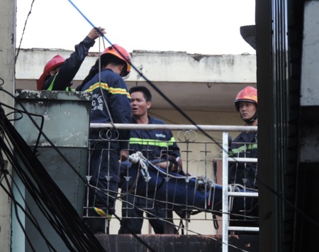 Mắc kẹt trong căn nhà cháy, 2 người thiệt mạng - 3 Một người đàn ông tử vong do mắc kẹt trong căn nhà cháy