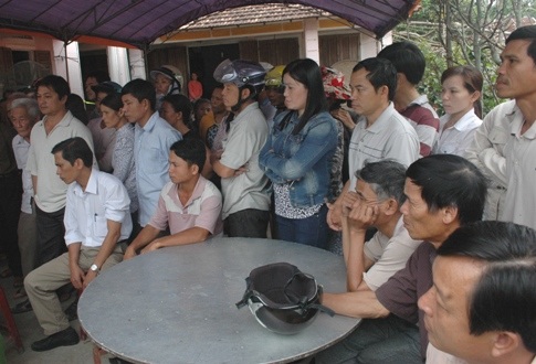 Giám đốc tự tử vì nợ nần - 1 Người dân hoang mang trước cái chết của ông N.