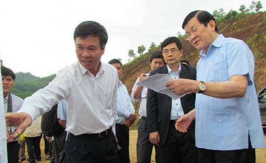 Chủ tịch nước Trương Tấn Sang kiểm tra tại thủy điện Nước Trong