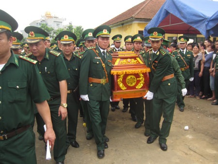Truy điệu chiến sĩ biên phòng hy sinh trong vụ 16 người Trung Quốc xả súng