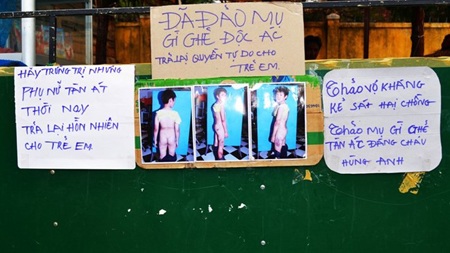 Hai trẻ bị bỏ rơi và chuyện cả làng đòi xử mẹ kế độc ác - 2 Cả làng đòi xử bà mẹ kế độc ác