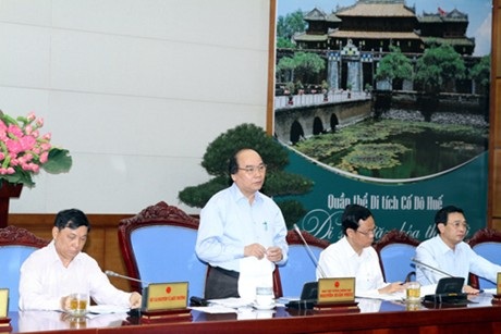 Lãnh đạo phải trực tiếp đối thoại với dân trong giải quyết khiếu nại, tố cáo - 1 Lãnh đạo phải trực tiếp đối thoại với dân trong giải quyết khiếu nại, tố cáo