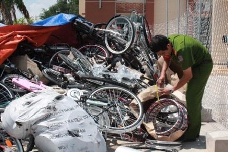 Bình Dương: Hàng bị lấy cắp chờ trở về các “khổ chủ”