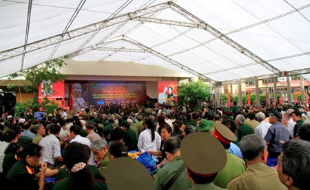 Bộ đội Trường Sơn kỷ niệm ngày truyền thống - 4 Phút mặc niệm tưởng nhớ những người đã hy sinh