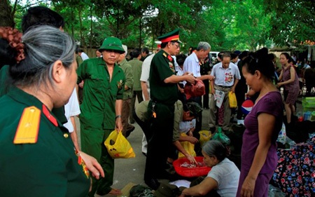 Bộ đội Trường Sơn kỷ niệm ngày truyền thống - 6 Theo