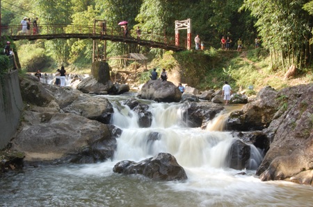Dòng suối Mường Hoa - nơi em Tống Văn Toản gặp nạn.