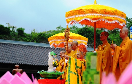 Nghi lễ tắm Phật