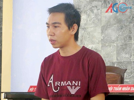 Giận cha suốt ngày say xỉn, con giết bạn nhậu của cha - 1 Trịnh Công Sơn quay xuống xin lỗi người bị hại.