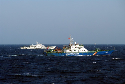 Tàu CSB Việt Nam 4032 từng bị tàu của Trung Quốc đâm va.