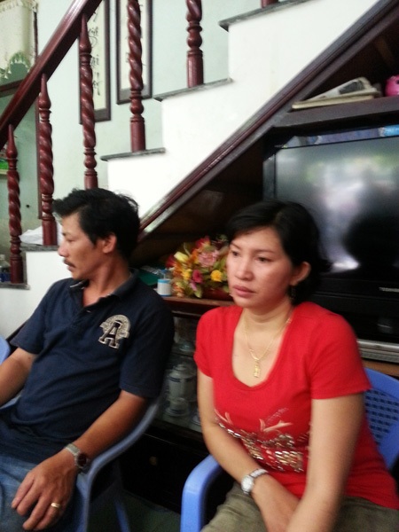 Chuyện người chủ con tàu bị Trung Quốc đâm chìm - 3 Ông Vốn, bà Hoa xót xa vì đầu cơ nghiệp đã tan thành mây khói.