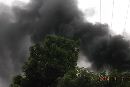 Thời điểm máy bay vừa rơi. (Ảnh: Độc giả LN Emma cung cấp)