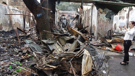 Cận cảnh hoang tàn sau vụ cháy khu phố thương mại lớn nhất Đắc Lắc - 3 Theo