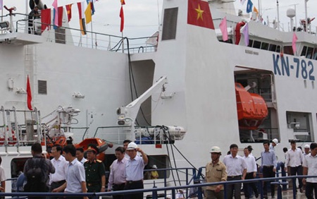Chủ tịch nước thăm
tàu kiểm ngư 782