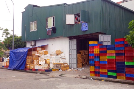 Những thùng xốp vứt bên vỉa hè thường dùng để đựng kem thành phẩm.