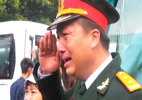 18 người lính bay vào trời xanh - 9 Nước mắt đồng đội