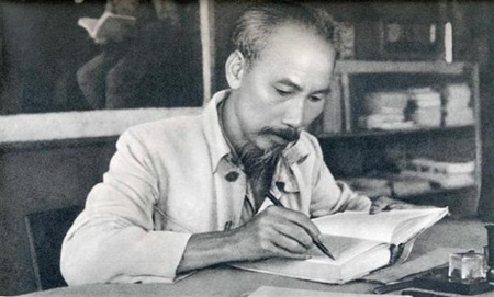 Quá trình công bố Tài liệu “tuyệt đối bí mật” - 1 Chủ tịch Hồ Chí
Minh là một nhân cách lớn, một tư tưởng lớn. Ảnh tư liệu