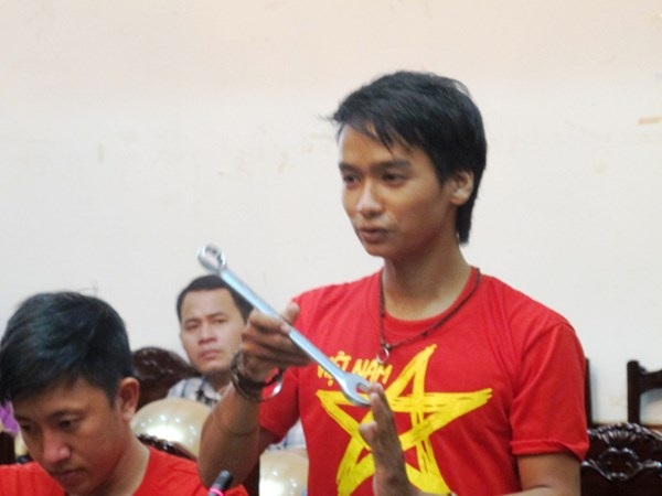 Vụ tai nạn thảm khốc và những người trẻ xuống vực cứu người - 8 Vụ tai nạn thảm khốc và những người trẻ xuống vực cứu người