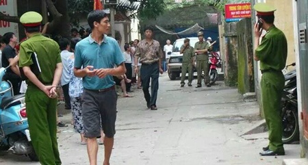 Bắt được đối tượng, giải cứu thành công con tin bị khống chế - 5 Lực lượng chức năng phong tỏa hiện trường.