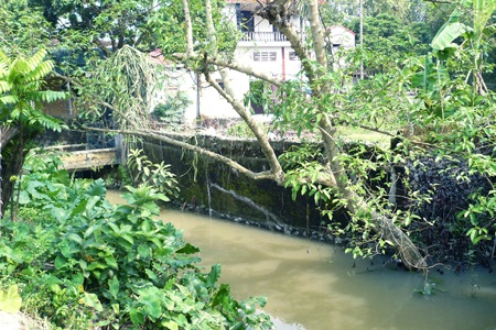 Mương nước nơi cháu bé tử nạn