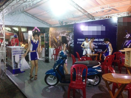 Nhà Thiếu nhi thành nơi "chân dài váy ngắn" quảng cáo xe máy - 5 ... và trưng bày sản phẩm mới của doanh nghiệp xe máy.