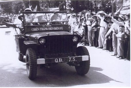 "Tôi sở hữu 72 khoảnh khắc quý giá ngày 10/10/1954 tại Hà Nội" - 7 Tôi sở hữu 72 khoảnh khắc quý giá ngày 10/10/1954 tại Hà Nội