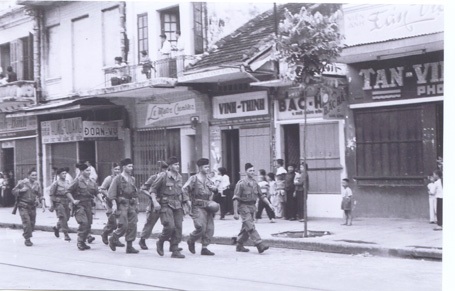 Những hình ảnh ấn tượng tuần qua - 2 Tôi sở hữu 72 khoảnh khắc quý giá ngày 10/10/1954 tại Hà Nội