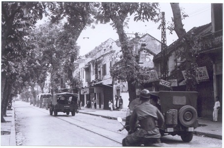 "Tôi sở hữu 72 khoảnh khắc quý giá ngày 10/10/1954 tại Hà Nội" - 3 Tôi sở hữu 72 khoảnh khắc quý giá ngày 10/10/1954 tại Hà Nội