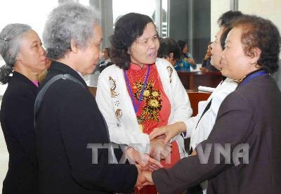 Trường học sinh miền Nam trên đất Bắc- mô hình giáo dục thành công nhất - 1 Các cựu học sinh Trường học sinh Miền Nam trên đất Bắc trong một buổi gặp mặt
