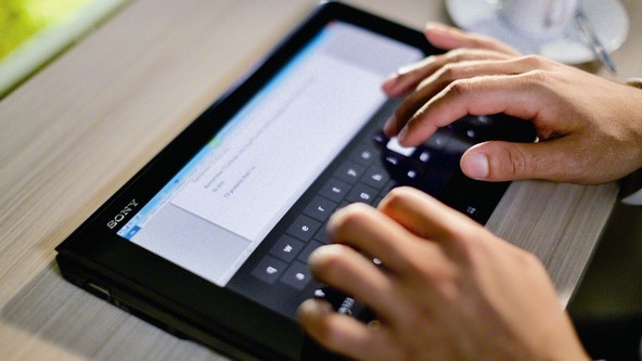 Máy hoạt động như máy tính bảng