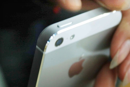 Cần cẩn trọng khi sắm iPhone 5 xách tay.