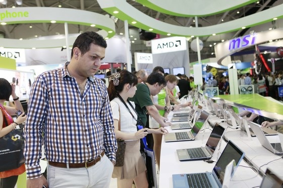 Hàng nghìn người đổ về triển lãm Computex 2013 trong ngày khai mạc - 9 Vô số thiết bị mới được trình diễn.