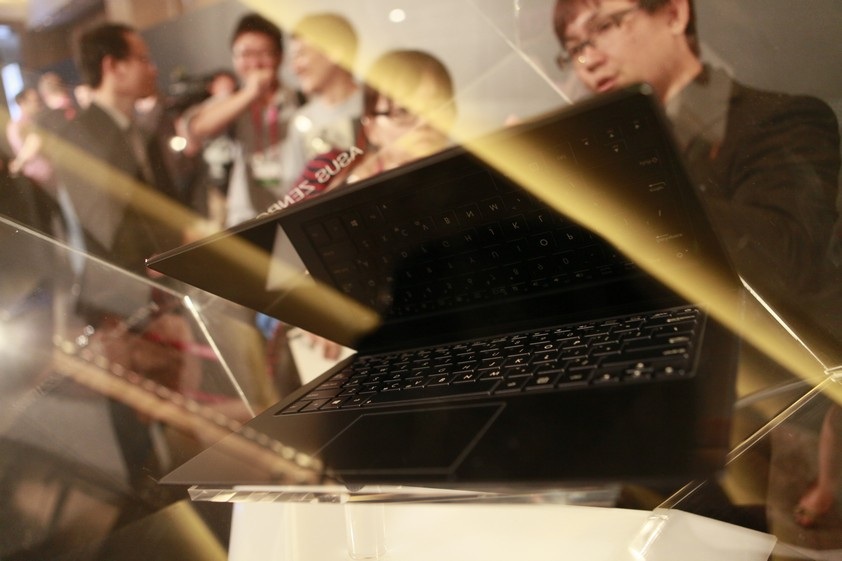 Không có thông tin gì về cấu hình, giá bán.