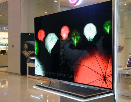Ảnh thực tế TV OLED siêu mỏng đầu tiên tại Việt Nam - 1 Mẫu TV sử dụng màn hình OLED công nghệ 4 colour pixel WRGB