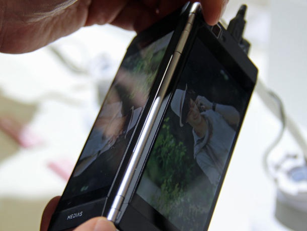 NEC chính thức chia tay thị trường điện thoại thông minh